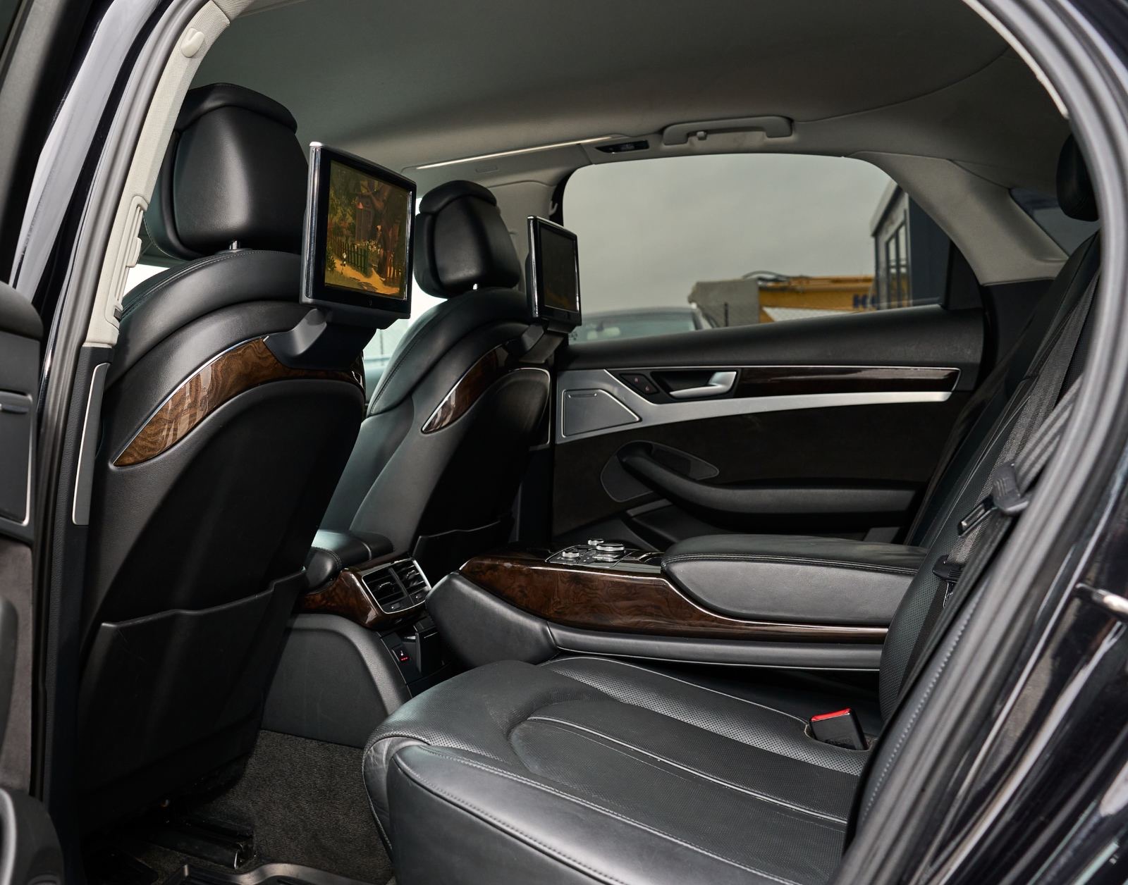 AUDI A8 3.0TDI 3X-TV W12 пакет 
